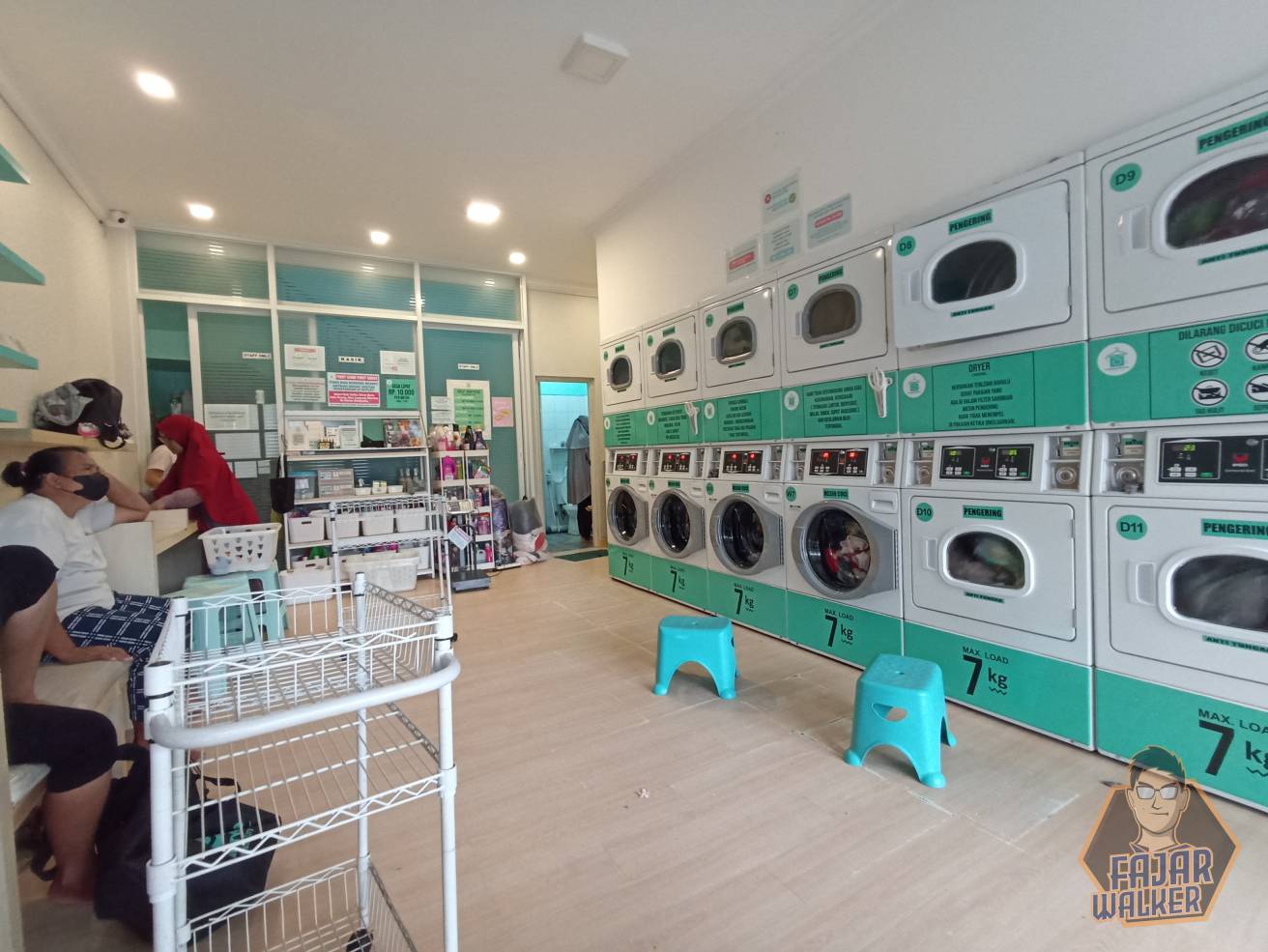 Laundry koin di Bekasi Timur