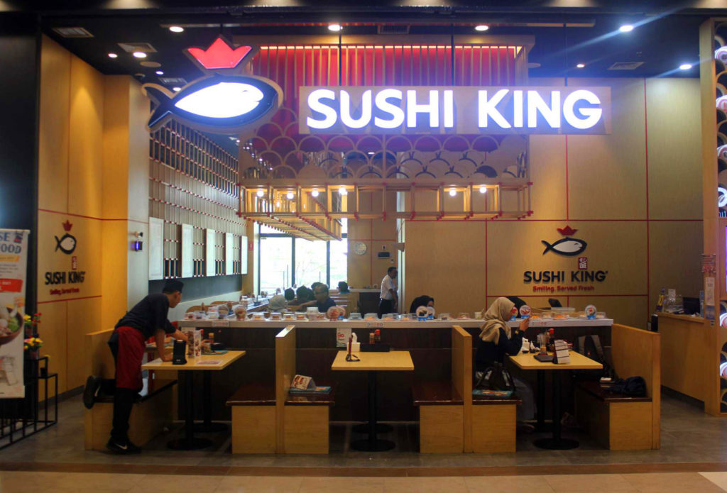 Sushi King dan Serunya Melihat Makanan "Muter-Muter" - Fajar Fathurrahman