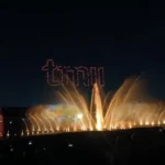 ‘Terhipnotis’ Indahnya Pertunjukan Air Mancur di TMII