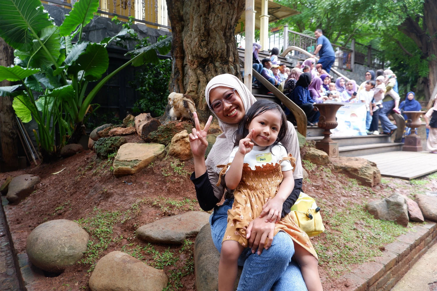 Mengunjungi DeHakims Aviary yang Ternyata Ada di Bekasi